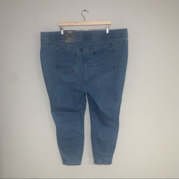 Torrid‎ Lean Jean Size 4X Short Super Soft Medium Wash Denim Hi-Rise Skinny NWT - Picture 4 of 12